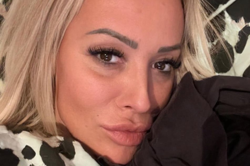 Cora Schumacher (47) meldete sich am Freitagabend auf ihrem Instagram-Kanal zurück.