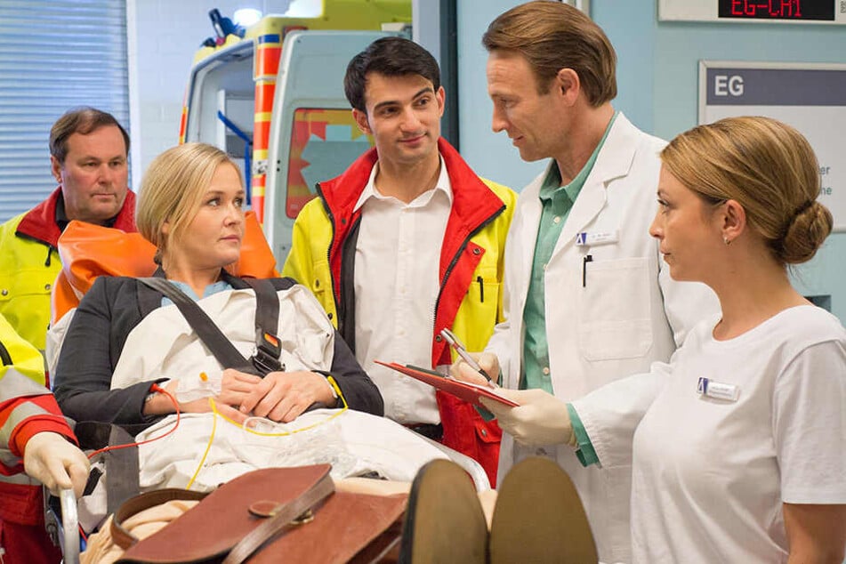 In der ARD-Kultserie „In aller Freundschaft“ spielt Roman Petermann seit 2010 einen Notarzt, der auch mal als Anästhesist arbeitet.