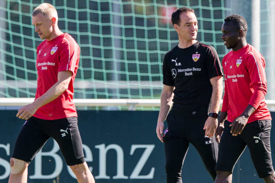 Nico Willig (Mitte) beim Training am Ostersonntag mit Chadrac Akolo (rechts). Im Hintergrund: Andreas Beck.