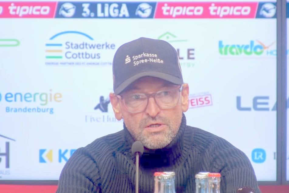 Cottbus-Coach Pele Wollitz fordert seit Längerem einen VAR für die 3. Liga.