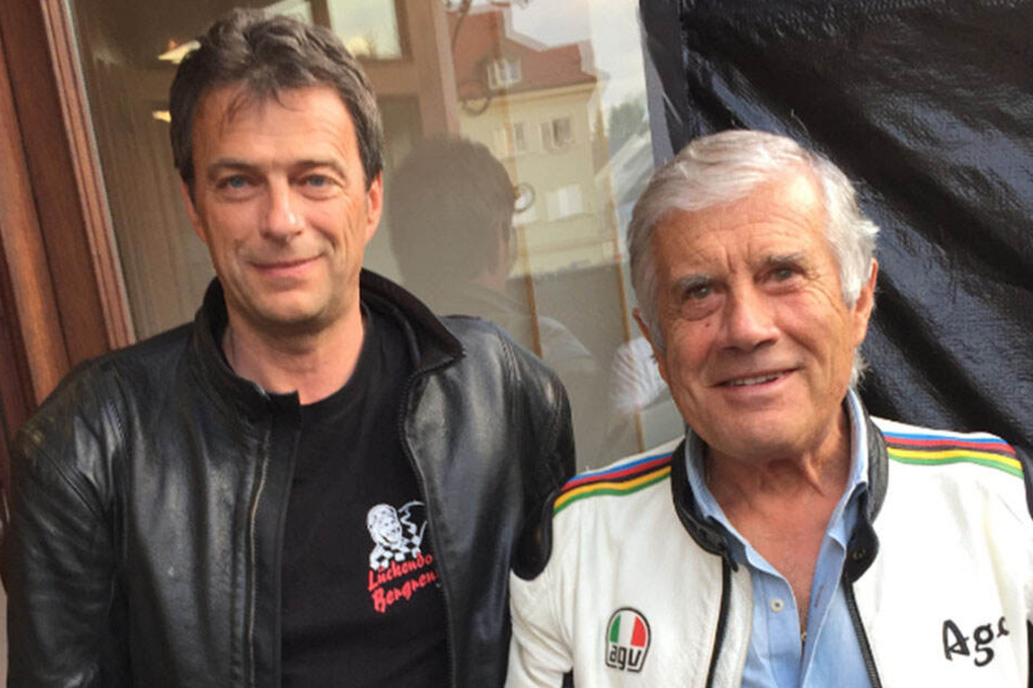 Peter Eifler mit Giacomo Agostini (re.), 15-facher Motorradweltmeister,bei Sachsenring Classic.