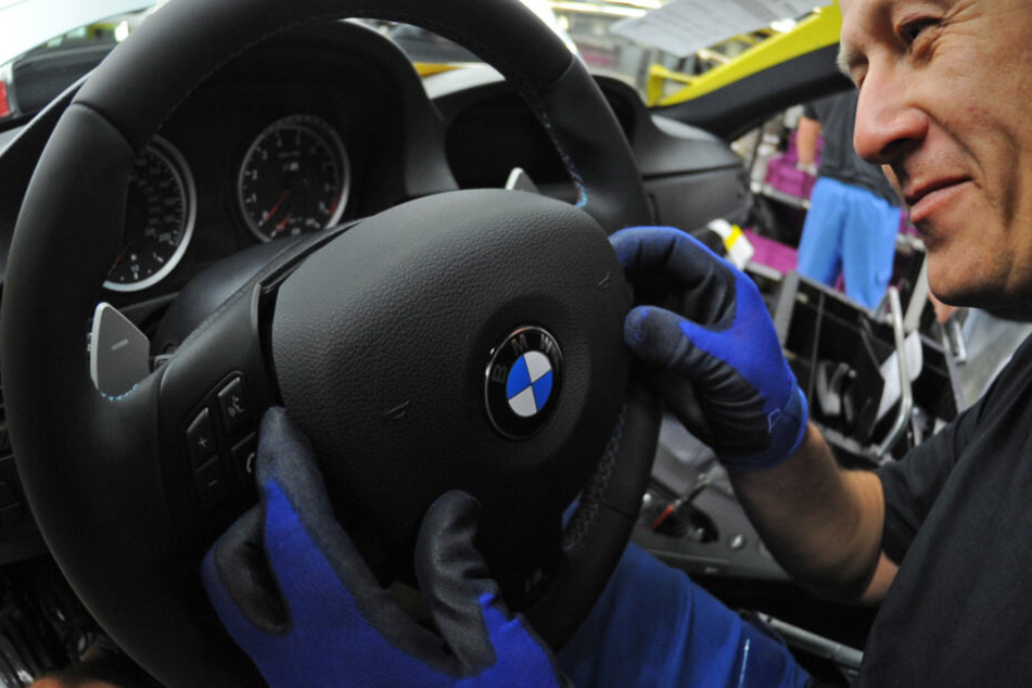 Wegen fehlerhafter Airbags werden mehrere Modelle zurückgerufen. (Archivbild)
