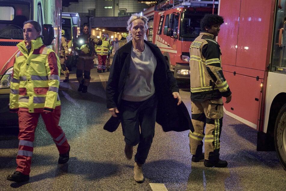 Zu sehen sind stattdessen drei Folgen der Drama-Serie "113" um ein Busunglück.