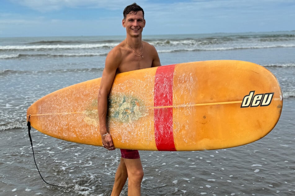 Nick Dieckmanns Lieblingstiere sind Buckelwale. Die kann er in der Bucht um die Ecke mit dem Surfboard besuchen.