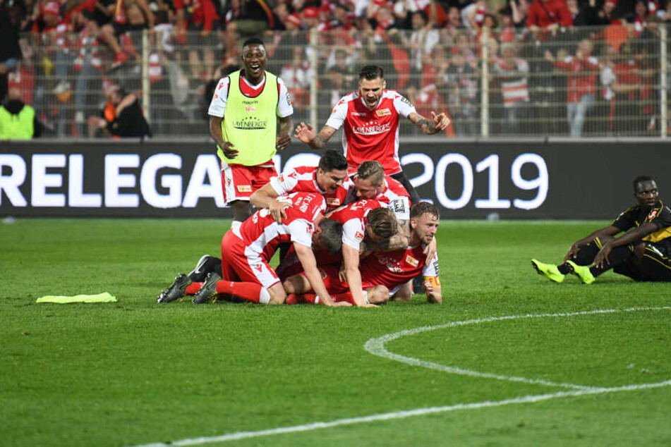 Der 1. FC Union Berlin setzte sich in der Bundesliga-Relegation gegen den VfB Stuttgart durch.