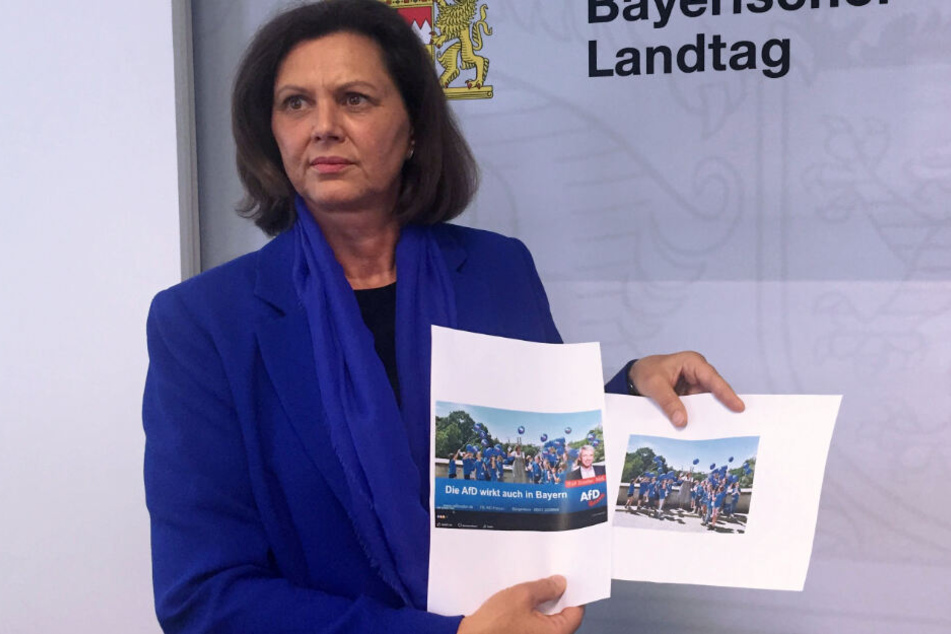 Die bayerische Landtagspräsidentin Ilse Aigner (CSU) zeigt links die Fotomontage und rechts das original Foto, das dafür verwendet wurde.