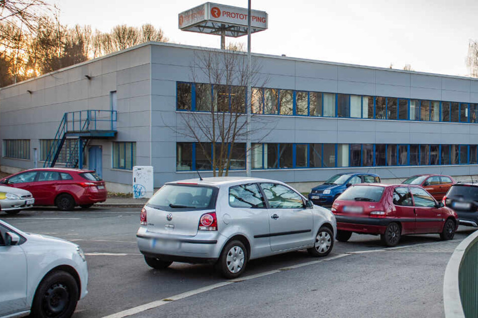 Die Firma Robur Prototyping baut in Chemnitz Modelle von Straßenbahnen und von Autokarosserien.