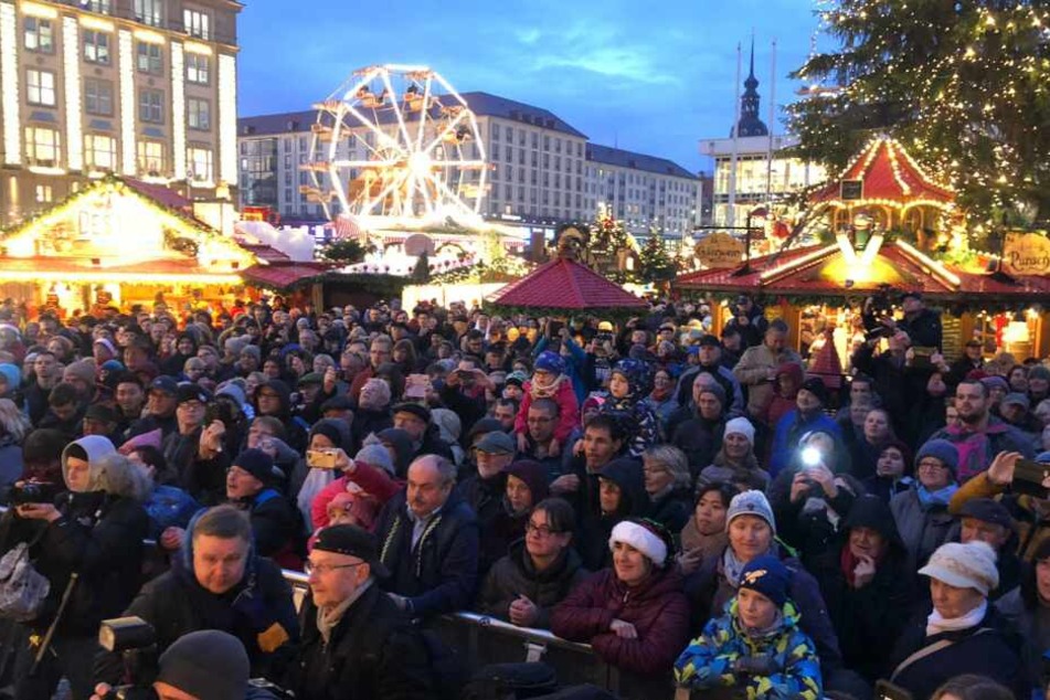 Hunderte Besucher wollten sich die Eröffnung nicht entgehen lassen.