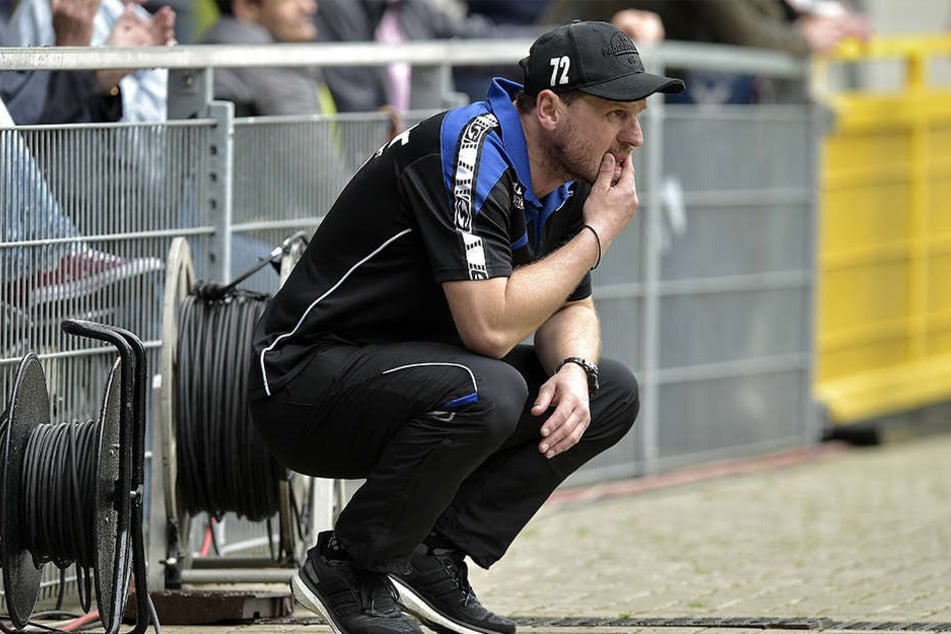 Trainer Steffen Baumgart muss den Druck von außen von den Profis fernhalten und sie perfekt auf das letzte Spiel vorbereiten.