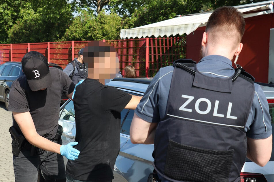 Zöllner befragten und überprüften 261 Personen sachsenweit.