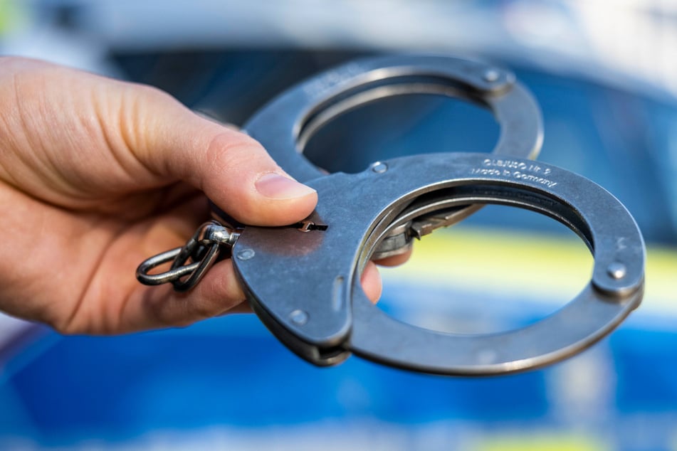 Streit eskaliert: Mann will mit Schraubenzieher auf Gegner einstechen