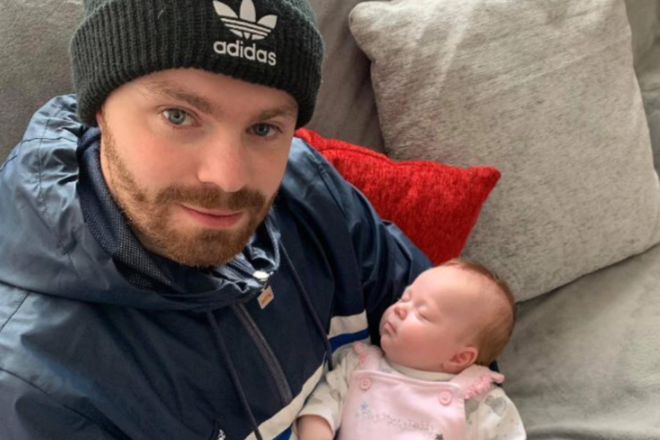 Patrick (22) und seine Tochter.