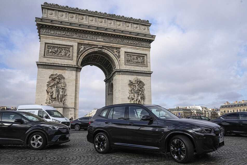 Paris geht als Vorbild voran. In der französischen Hauptstadt bezahlen SUV-Fahrer bald das Dreifache für Parken.