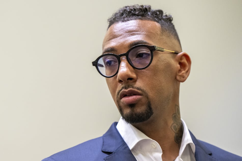 Jérôme Boateng (36) könnte am Ende doch noch eine Unterlassungserklärung abgeben müssen.