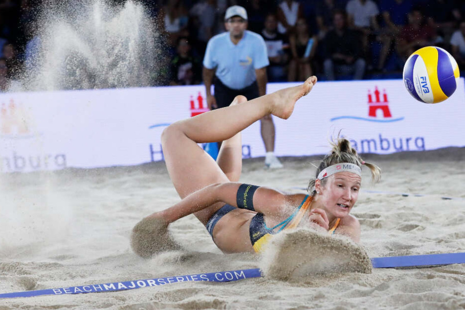 Isabel Schneider versucht mit letzter Kraft noch an den Ball zu gelangen. (Archivbild)