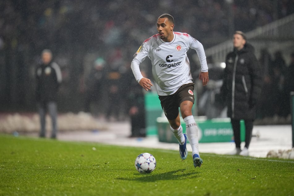 Im Achtelfinal-Pokalspiel gegen den FC Homburg durfte Etienne Amenyido (26) für die Kiezkicker auf den Rasen.