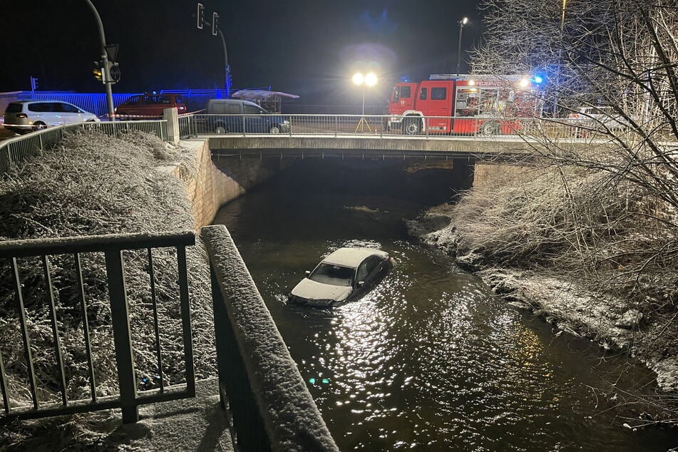 Dieses Auto landete samt Insassen im Januar in der Göltzsch.