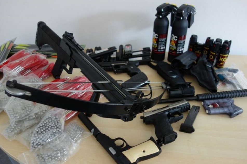 Reichsbürger hortet Waffen in seiner Wohnung: Was hatte er damit vor?
