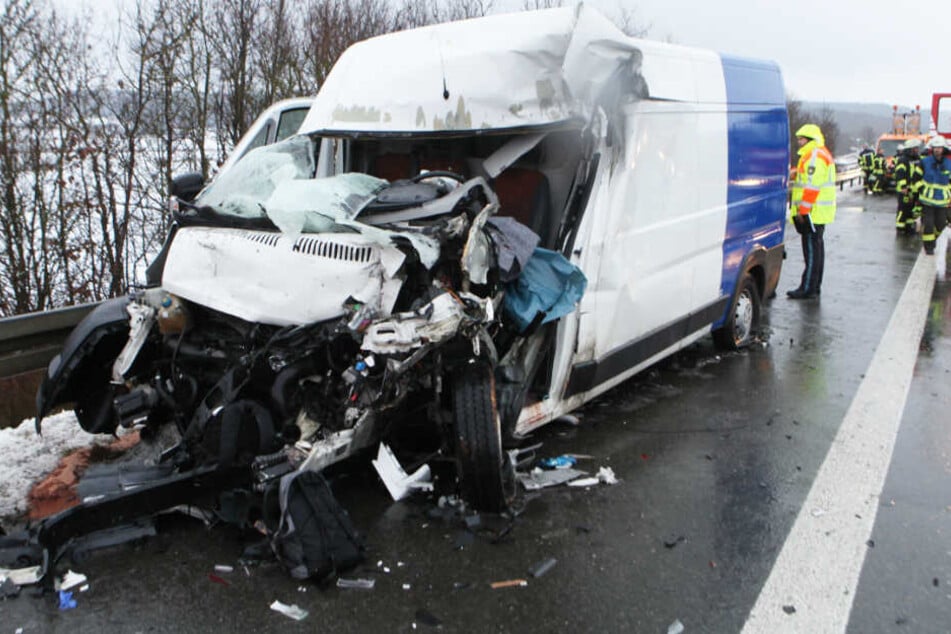 In Bayern ist es auf der Autobahn 6 zu einem schweren Verkehrsunfall gekommen.