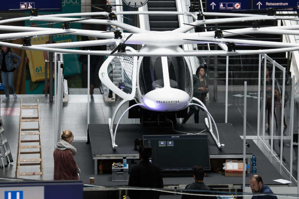 Das Flugtaxi "Volocopter" im Berliner Hauptbahnhof. (Archivbild)