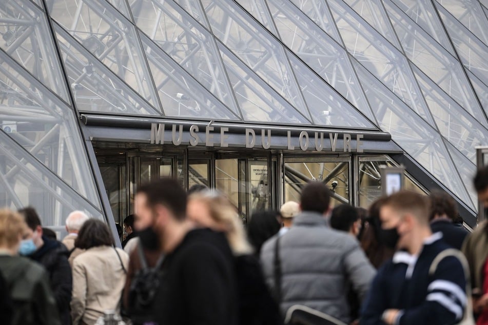 Der Pariser Louvre wurde am Samstag wegen einer Bombendrohung geräumt. (Archivbild)