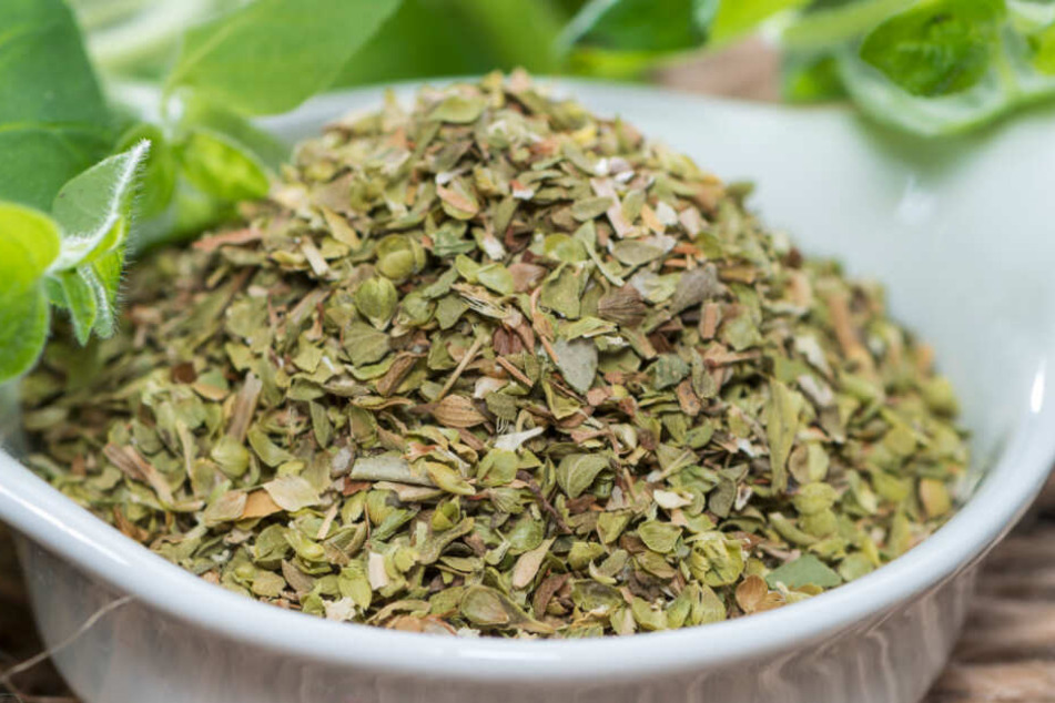 Oregano schmeckt getrocknet viel intensiver als das frische Kraut.