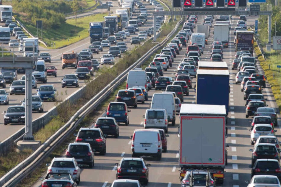 Der Verkehr staute sich nach dem Crash auf mehr als einem Dutzend Kilometern. (Symbolbild)