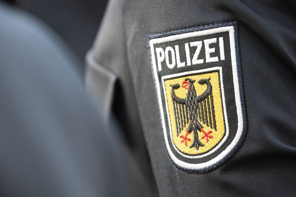 Die Bundespolizei holte den Mann zur Kontrolle von den Schienen. (Symbolfoto)