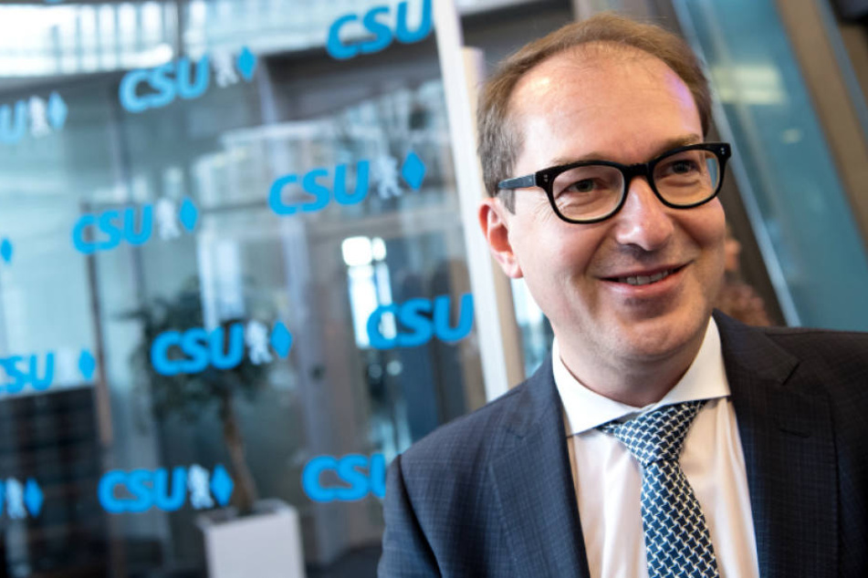 Ex-Verkehrsminister Alexander Dobrindt (47, CSU) wirft der SPD Tatenlosigkeit vor. (Archivbild)