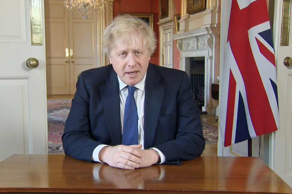 Dieses Videostandbild zeigt Boris Johnson (57), Premierminister von Großbritannien, in der Downing Street bei einer Ansprache an die Nation.
