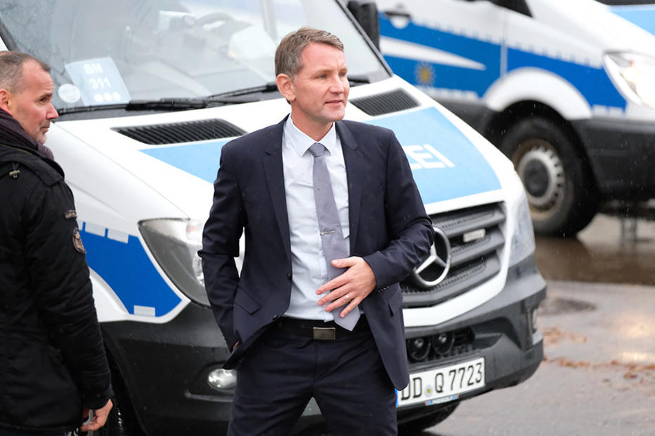 Ist die AfD bereit, einen Björn Höcke (M.) in den Bundesvorstand aufzunehmen?