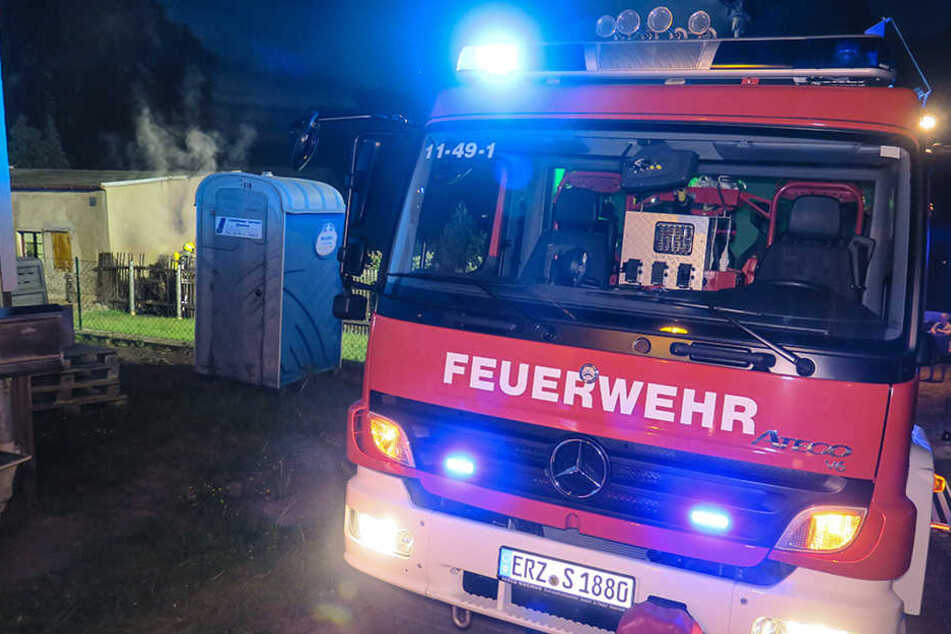 Insgesamt 21 Feuerwehrleute waren bei dem Brand im Einsatz.