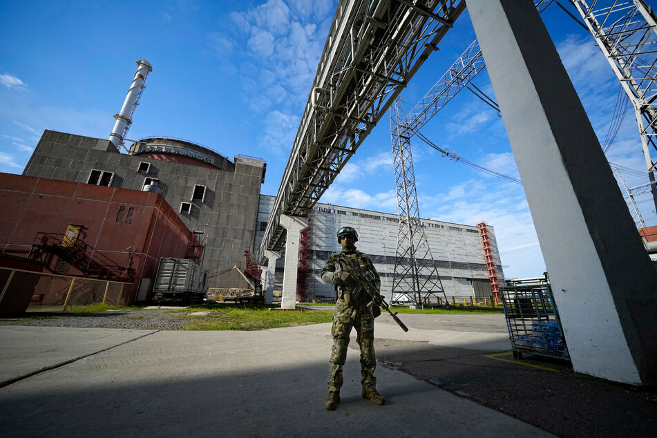 Russland und die Ukraine werfen sich gegenseitig den Beschuss auf das Atomkraftwerk Saporischschja vor. Russland hat nun angebliche Beweise dem Sicherheitsrat vorgelegt.