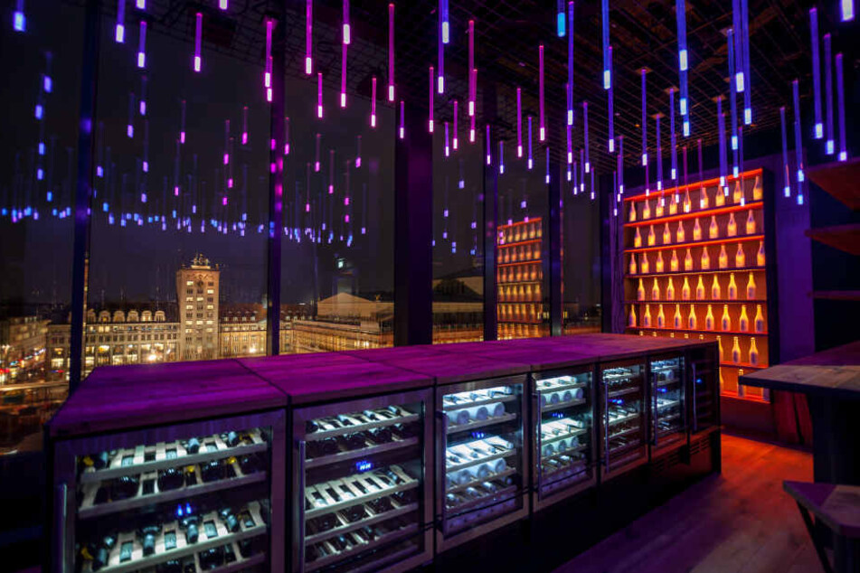 Diese Lichtinstallation im Bereich des FELIX wurde vom Wiener Architekten sha. persönlich präsentiert.