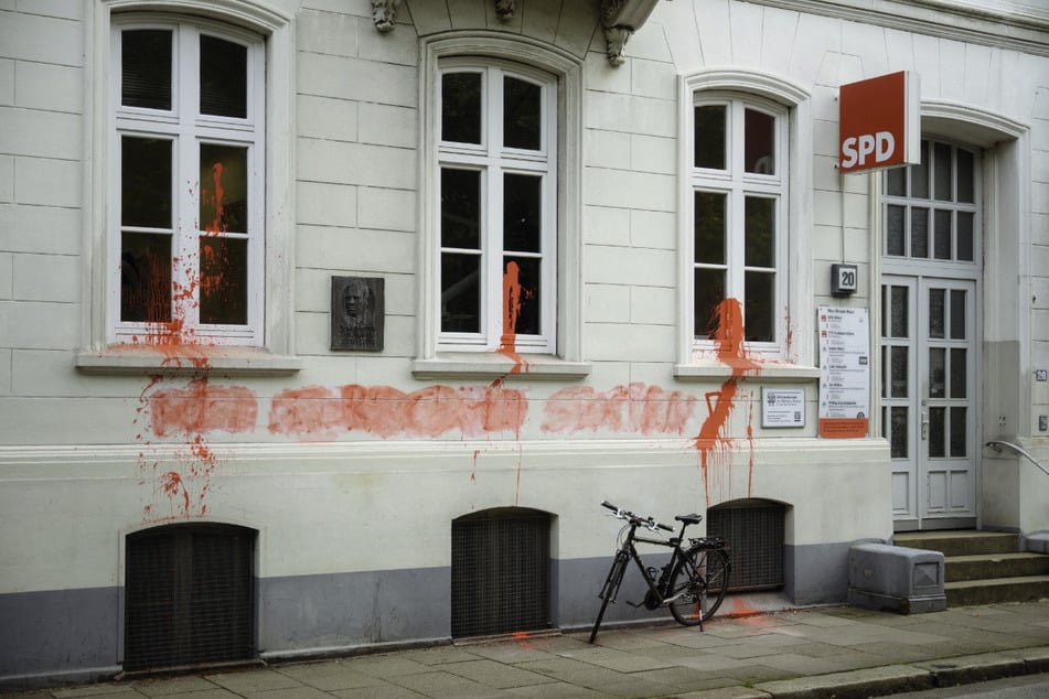 In der Vorwoche wurde die Zentrale der SPD Altona beschmiert.