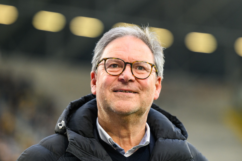 Ostdeutschlands Fußballchef Hermann Winkler (60) bezeichnete die Böllerwerfer vom Sonntag ganz konkret als "Kriminelle".