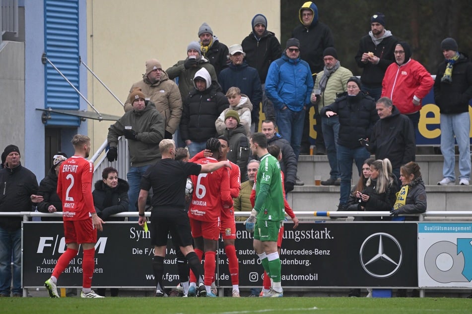 Der Sieg von Erfurt wurde von dem Vorfall gegen Erfurts Nummer sechs, Maxime Awoudja (26), überschattet.