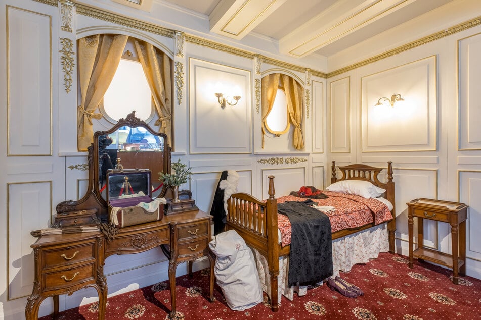 Während des Rundgangs können nachgebildete Kabinen erkundet werden.