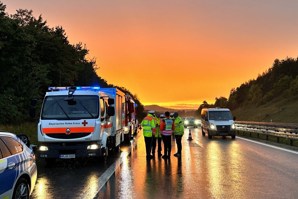 Bis in die Abendstunden war ein Großaufgebot von unter anderem Polizei und Rettungsdienst im Einsatz.