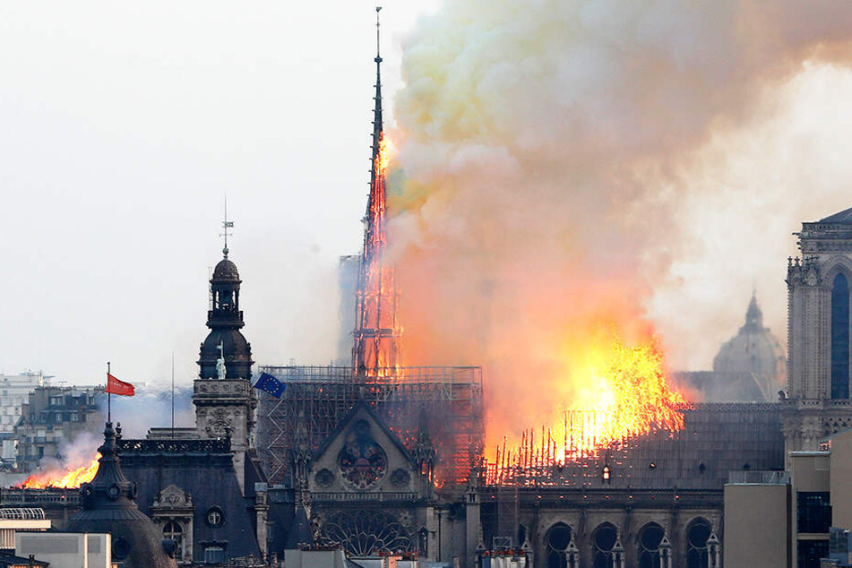 Das Feuer richtete enormen Schaden an. Die Ursache ist immer noch unklar.
