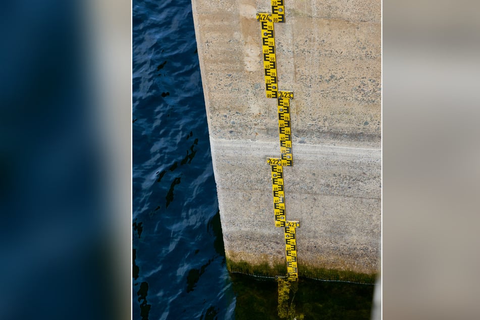 Derzeit ist der Pegelstand an der Talsperre etwas höher als sonst, weil im Frühjahr dank einer Ausnahmegenehmigung mehr Wasser eingestaut werden durfte.