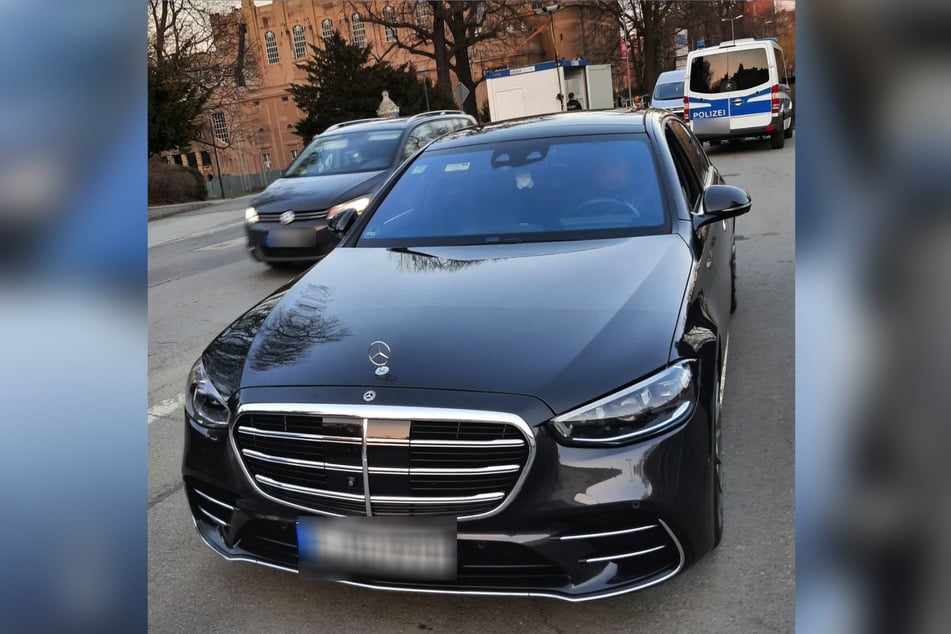 Dieser Mercedes-Benz S580 wurde dem 44-Jährigen von der Polizei abgenommen.