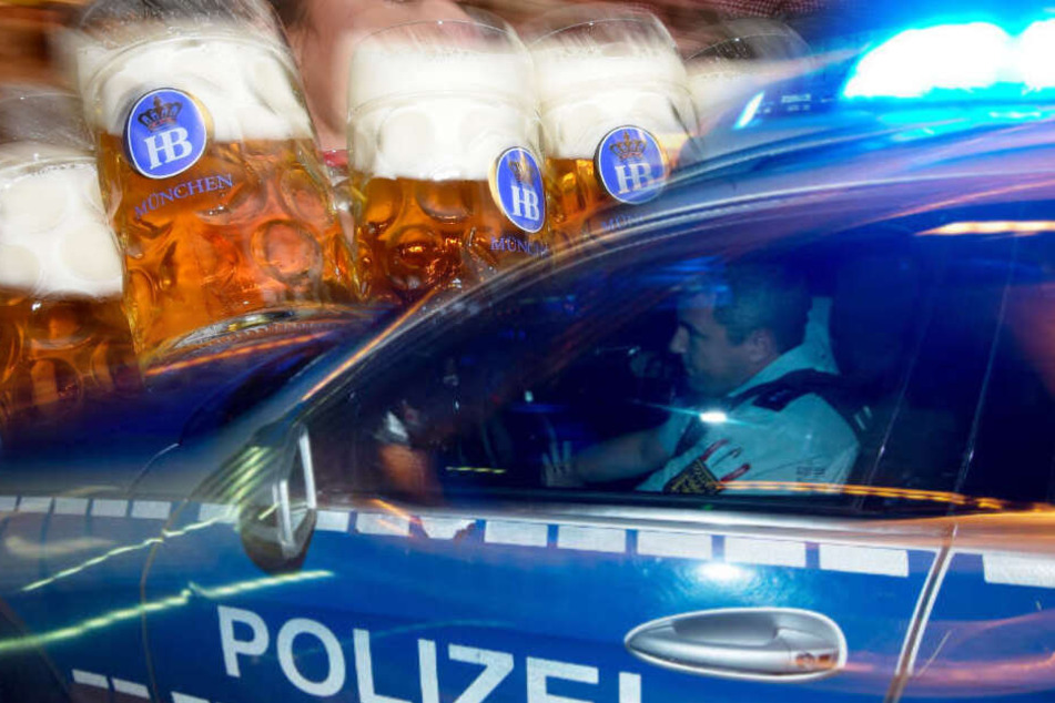Betrunken krachte eine Fahrerin in einen Streifenwagen. (Fotomontage)