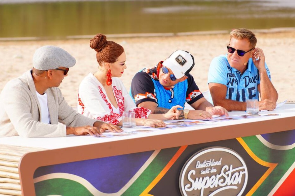 Wen schickt die DSDS-Jury eine Runde weiter? V.l.n.r.: Xavier Naidoo, Oana Nechiti, Pietro Lombardi und Dieter Bohlen.