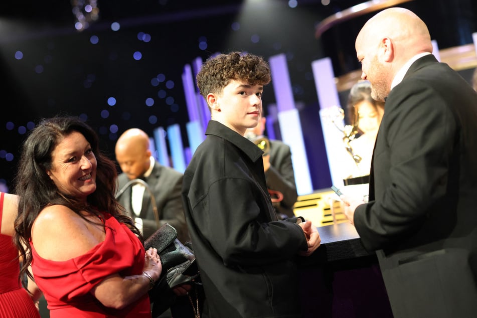 Owen Cooper (15, M.) ganó el Emmy en la categoría de "Mejor papel secundario" como el actor masculino más joven.