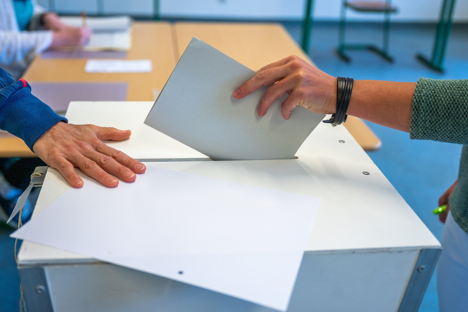 In Chemnitz stehen in diesem Jahr drei Wahlen an. Daher werden nun Wahlhelfer gesucht.