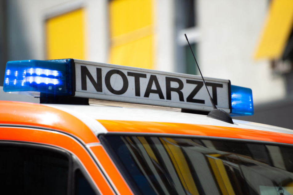 Ein Notarzt versuchte den Mann noch wiederzubeleben. (Symbolbild)