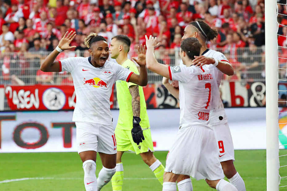 Auch Neuzugang Christopher Nkunku (l.) durfte als Joker nur vier Minuten nach seiner Einwechslung knipsen.