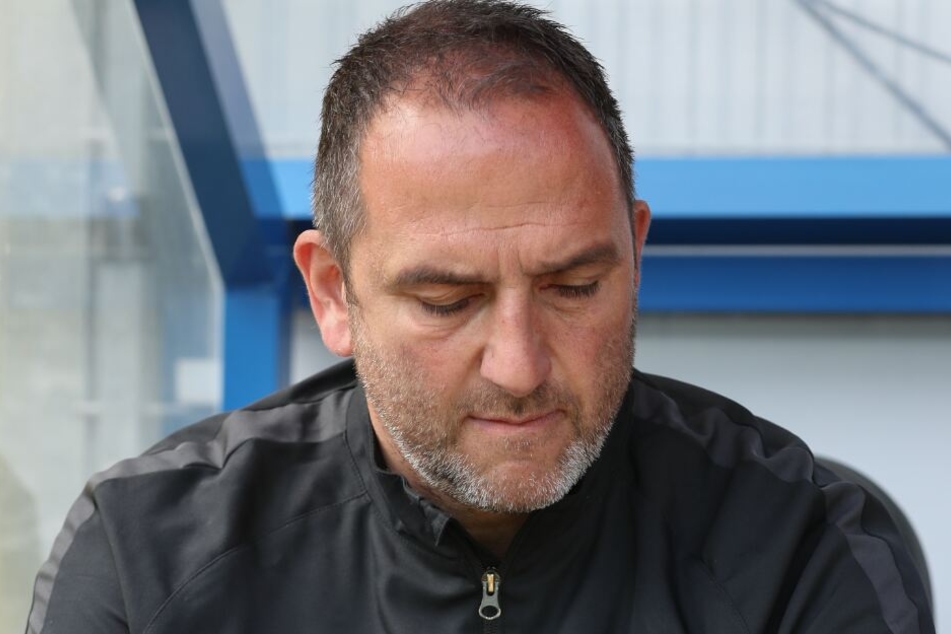 Heidenheim-Trainer Frank Schmidt hatte bei dem Spiel gegen den SC Paderborn nicht viel zu lachen.