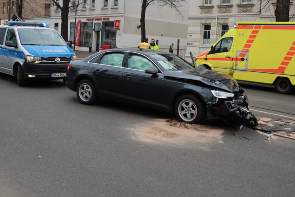 Ein Opel prallte im Gegenverkehr gegen diesen Audi A4.